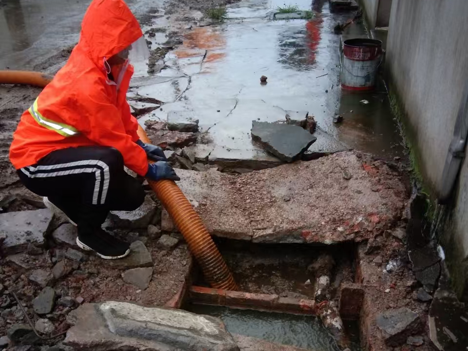 利津专业清理污水池 炜誉市政以规范流程守护城市 “肠道”