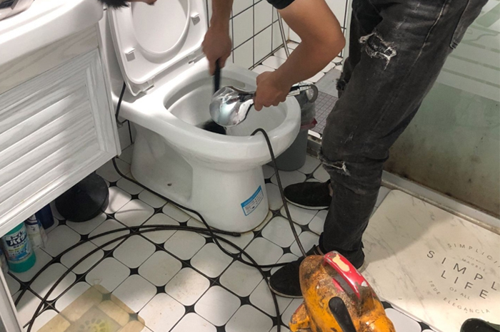 利津马桶堵塞自己疏通还是找师傅？专业上门服务让你省时更省心